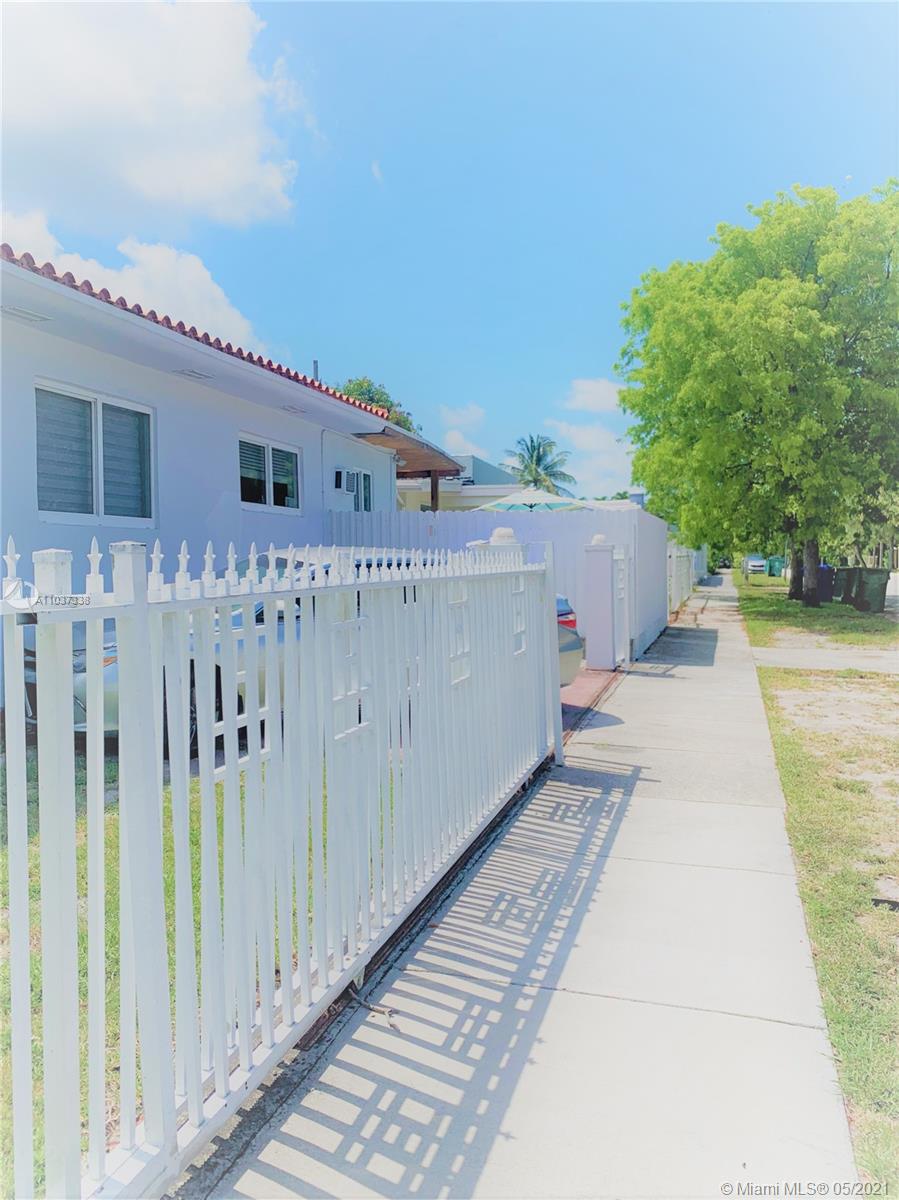 See details / 2840 sq. ft. $ 2021-06-01 0 Photo