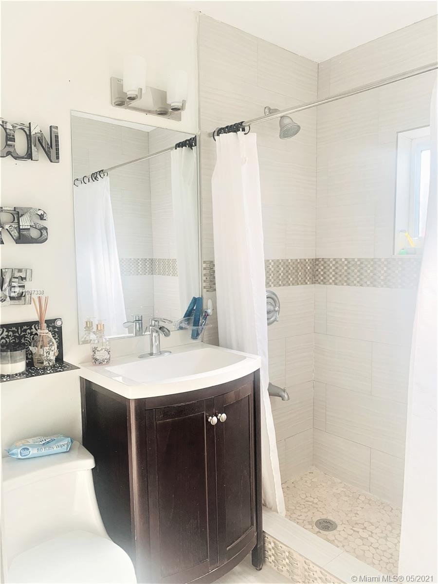 See details / 2840 sq. ft. $ 2021-06-01 0 Photo