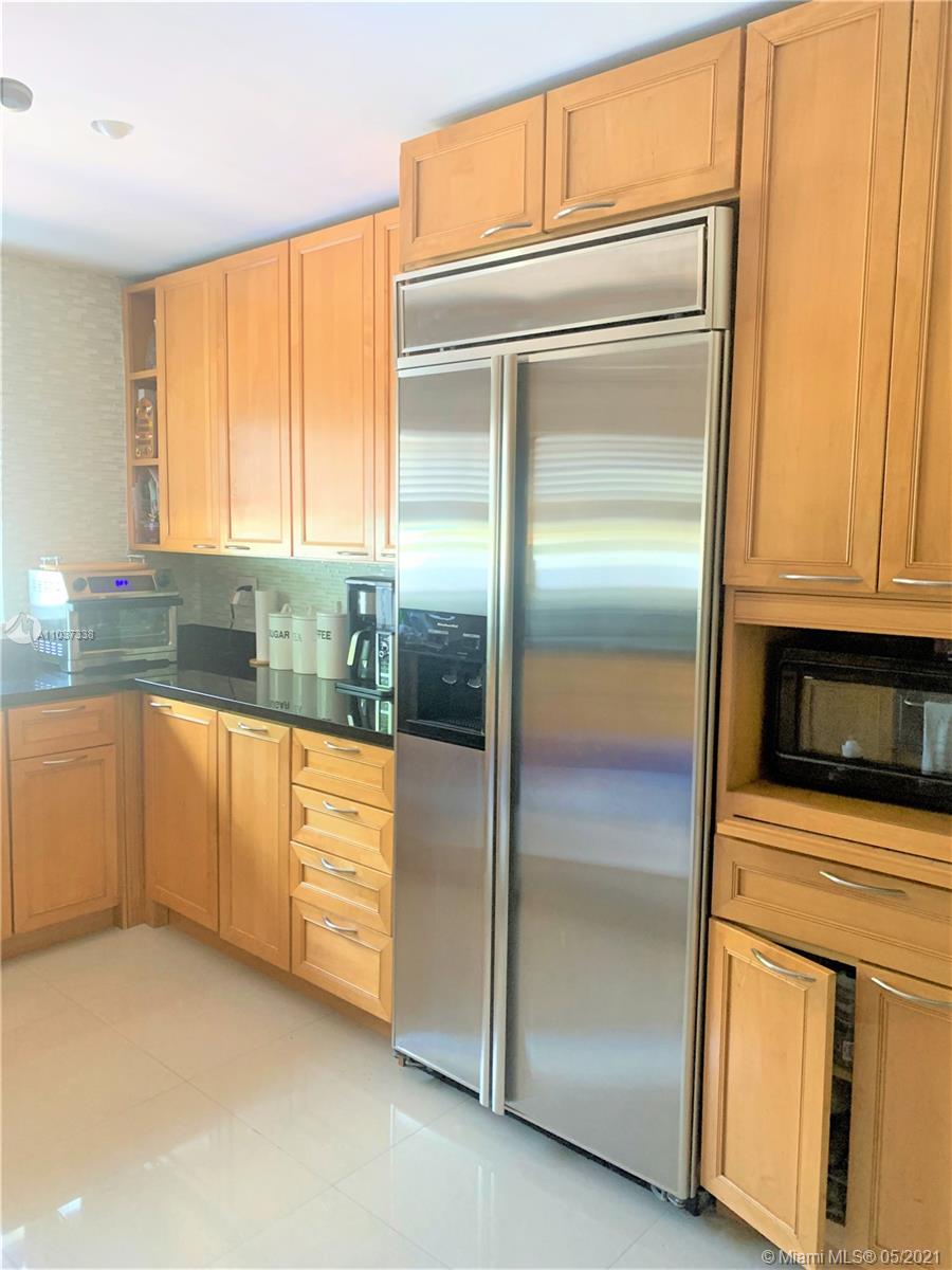 See details / 2840 sq. ft. $ 2021-06-01 0 Photo