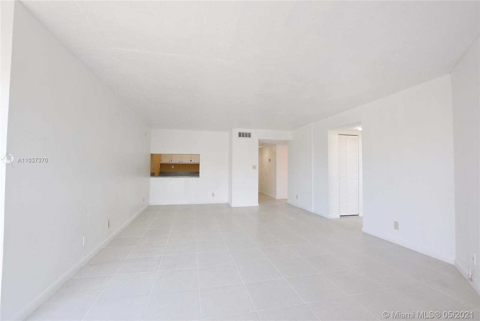 See details / 1030 sq. ft. $ 2021-05-04 0 Photo