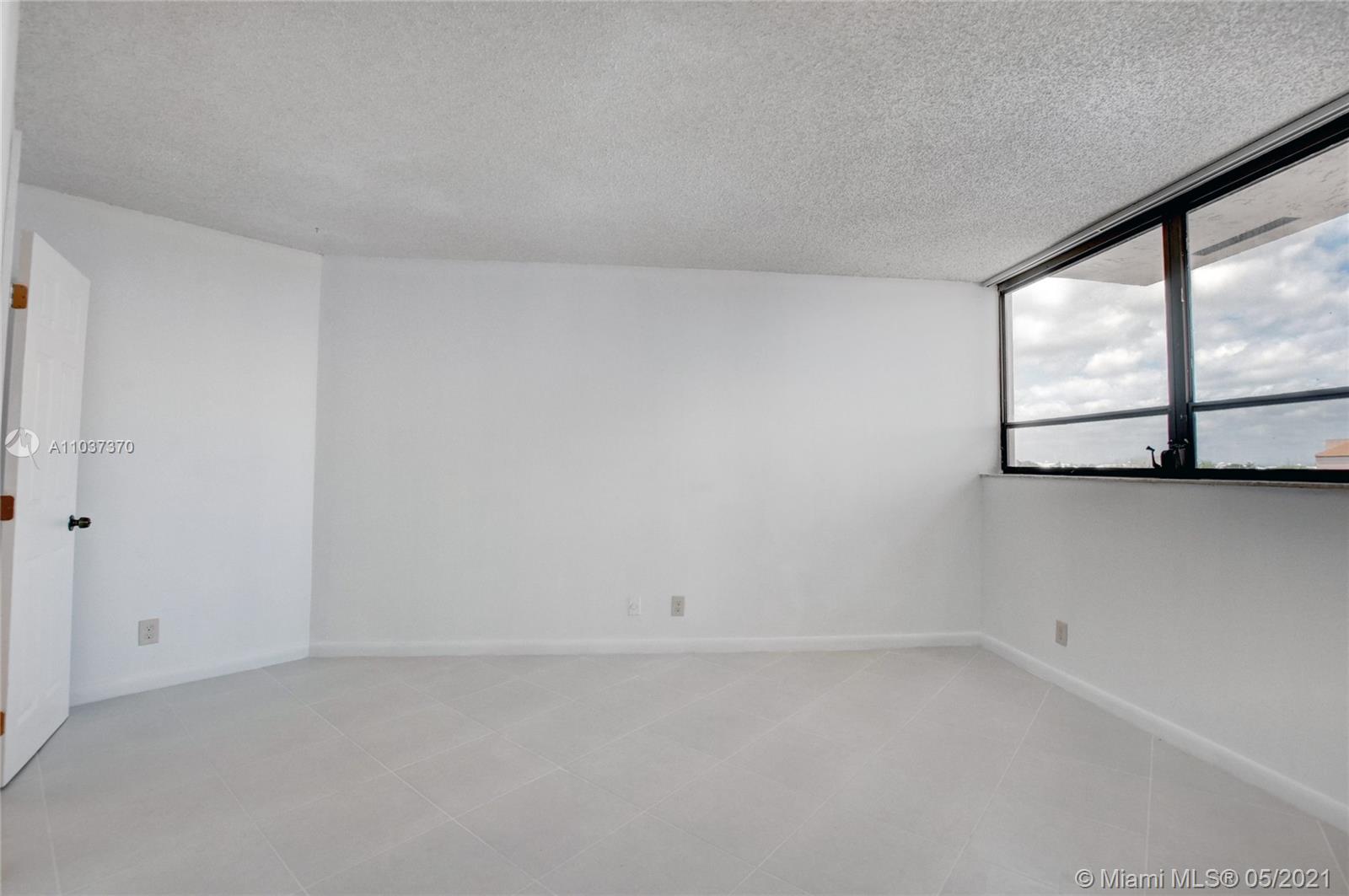 See details / 1030 sq. ft. $ 2021-05-04 0 Photo