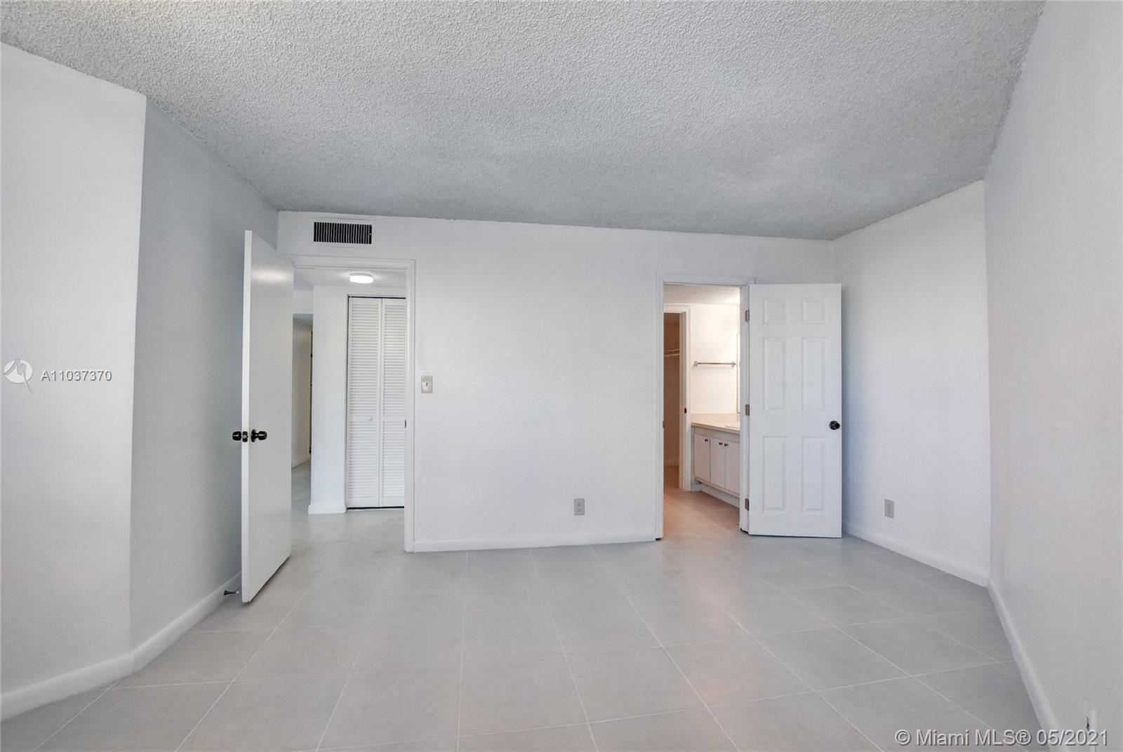See details / 1030 sq. ft. $ 2021-05-04 0 Photo