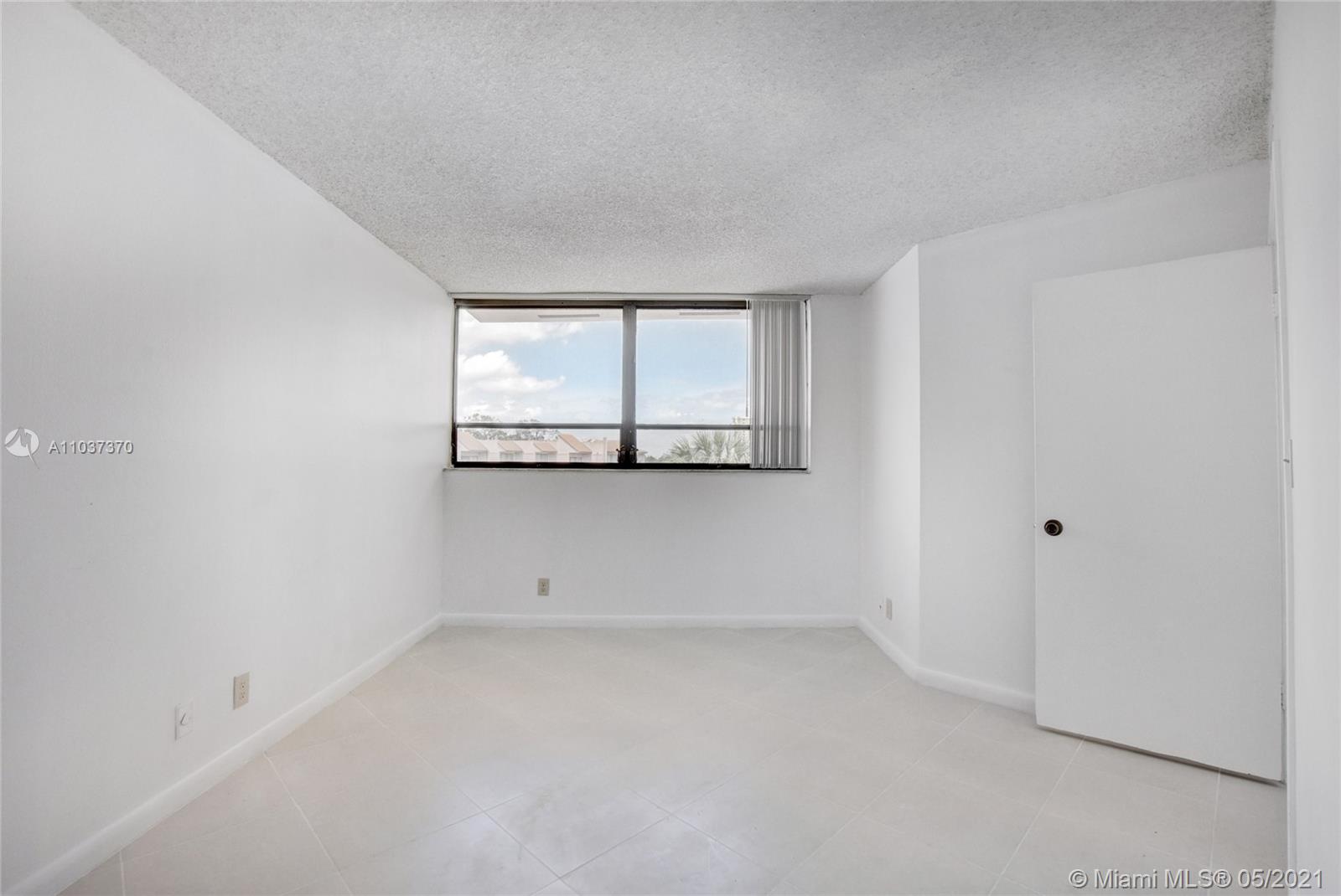 See details / 1030 sq. ft. $ 2021-05-04 0 Photo