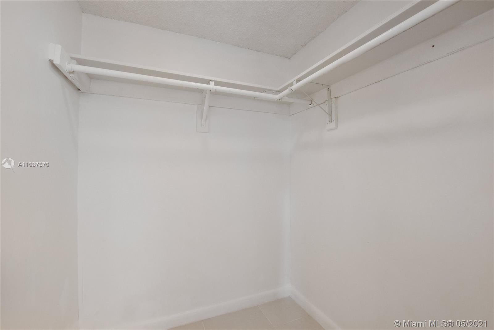 See details / 1030 sq. ft. $ 2021-05-04 0 Photo