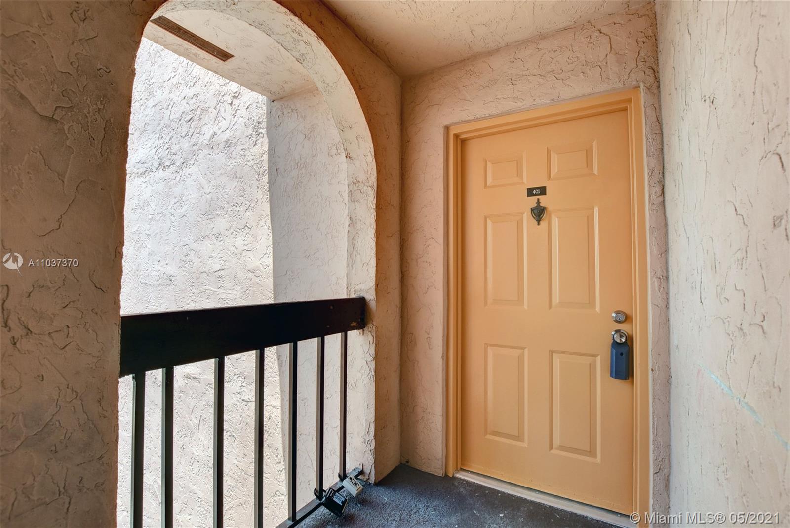 See details / 1030 sq. ft. $ 2021-05-04 0 Photo