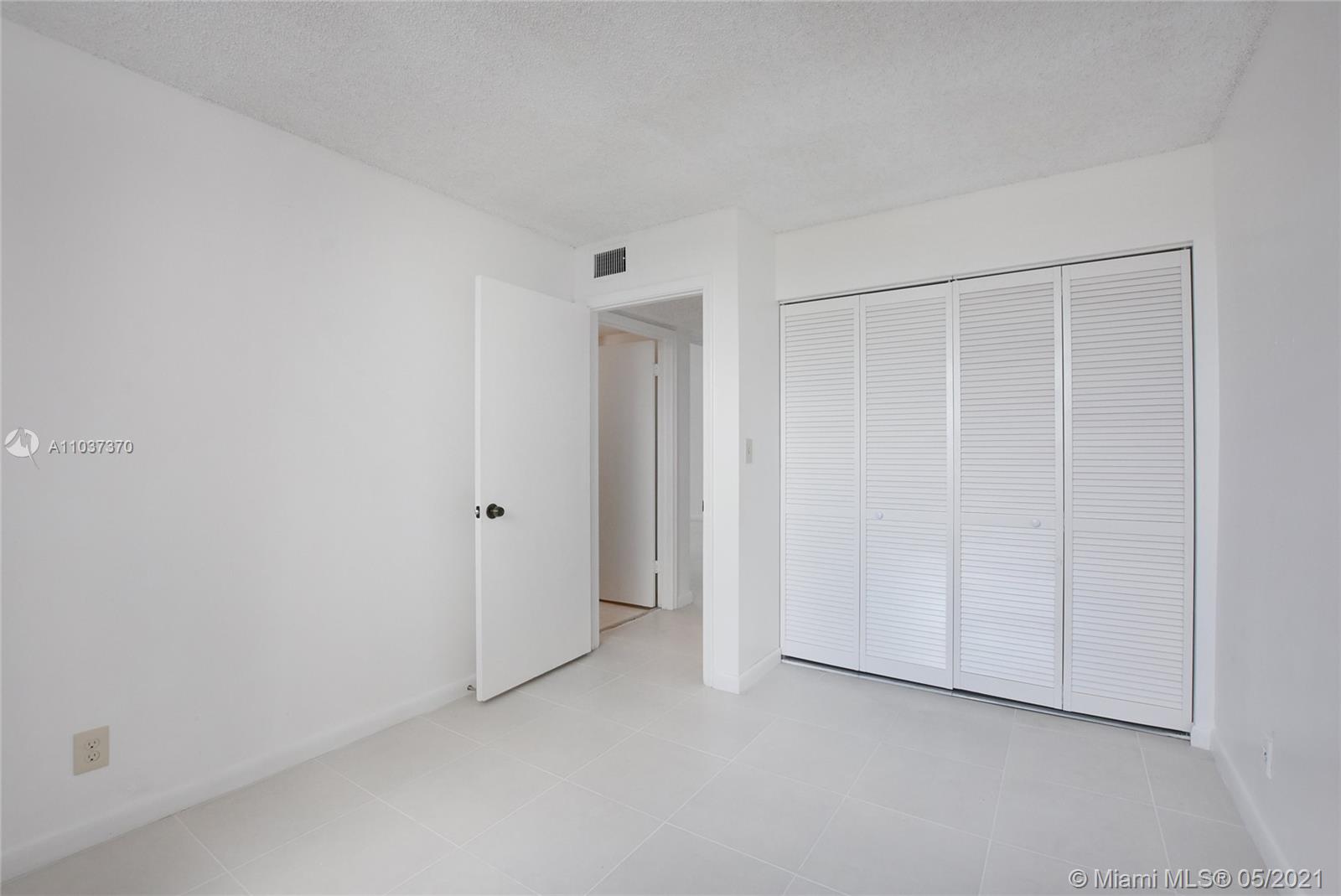 See details / 1030 sq. ft. $ 2021-05-04 0 Photo