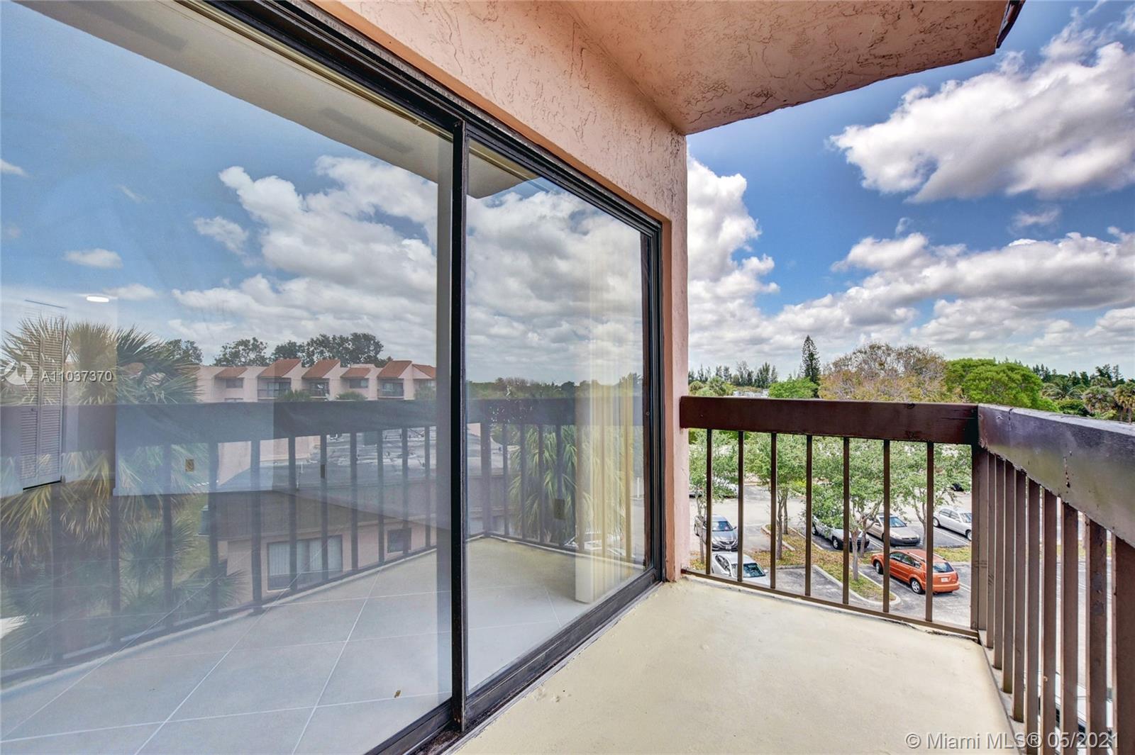 See details / 1030 sq. ft. $ 2021-05-04 0 Photo