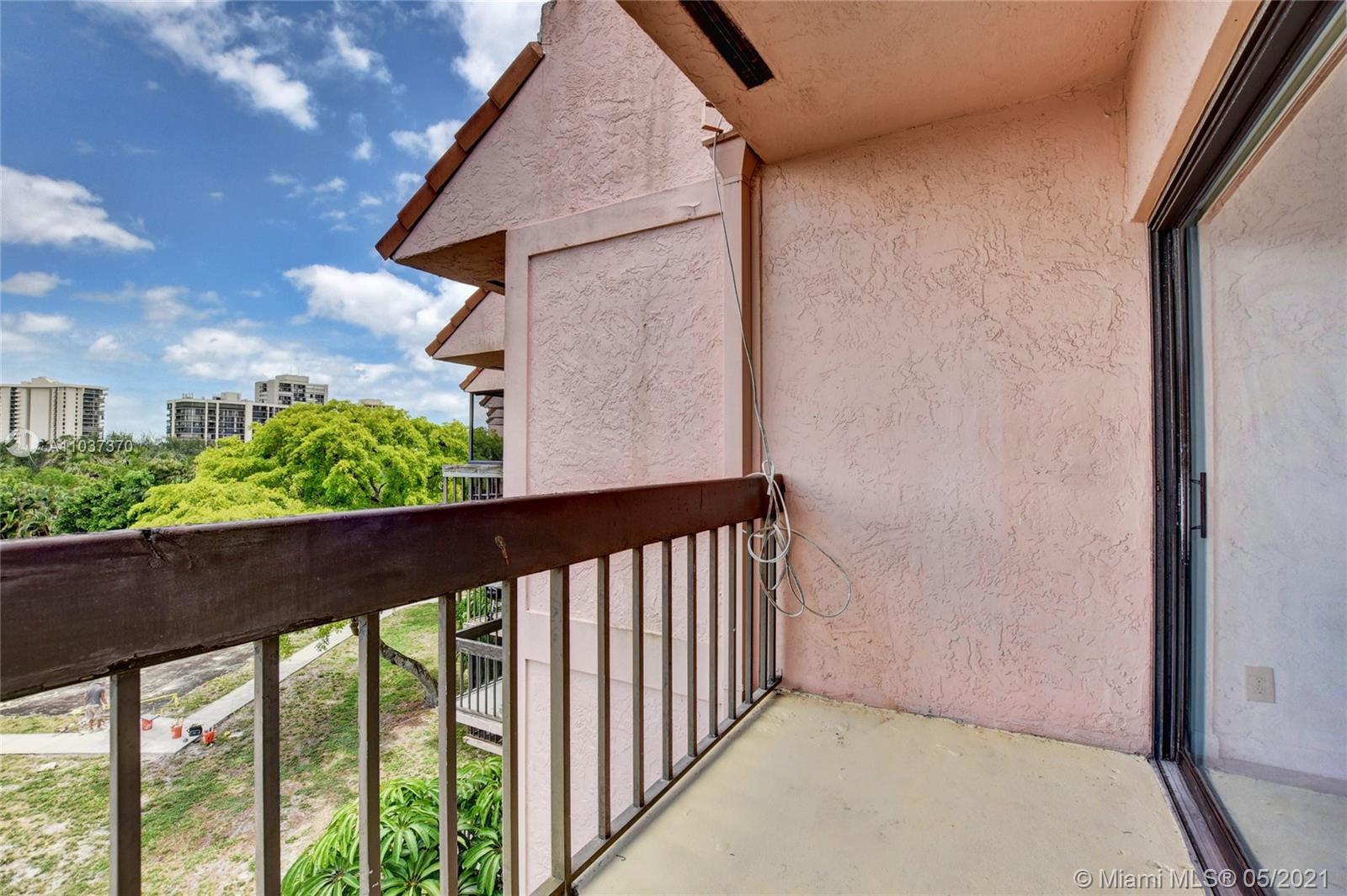 See details / 1030 sq. ft. $ 2021-05-04 0 Photo