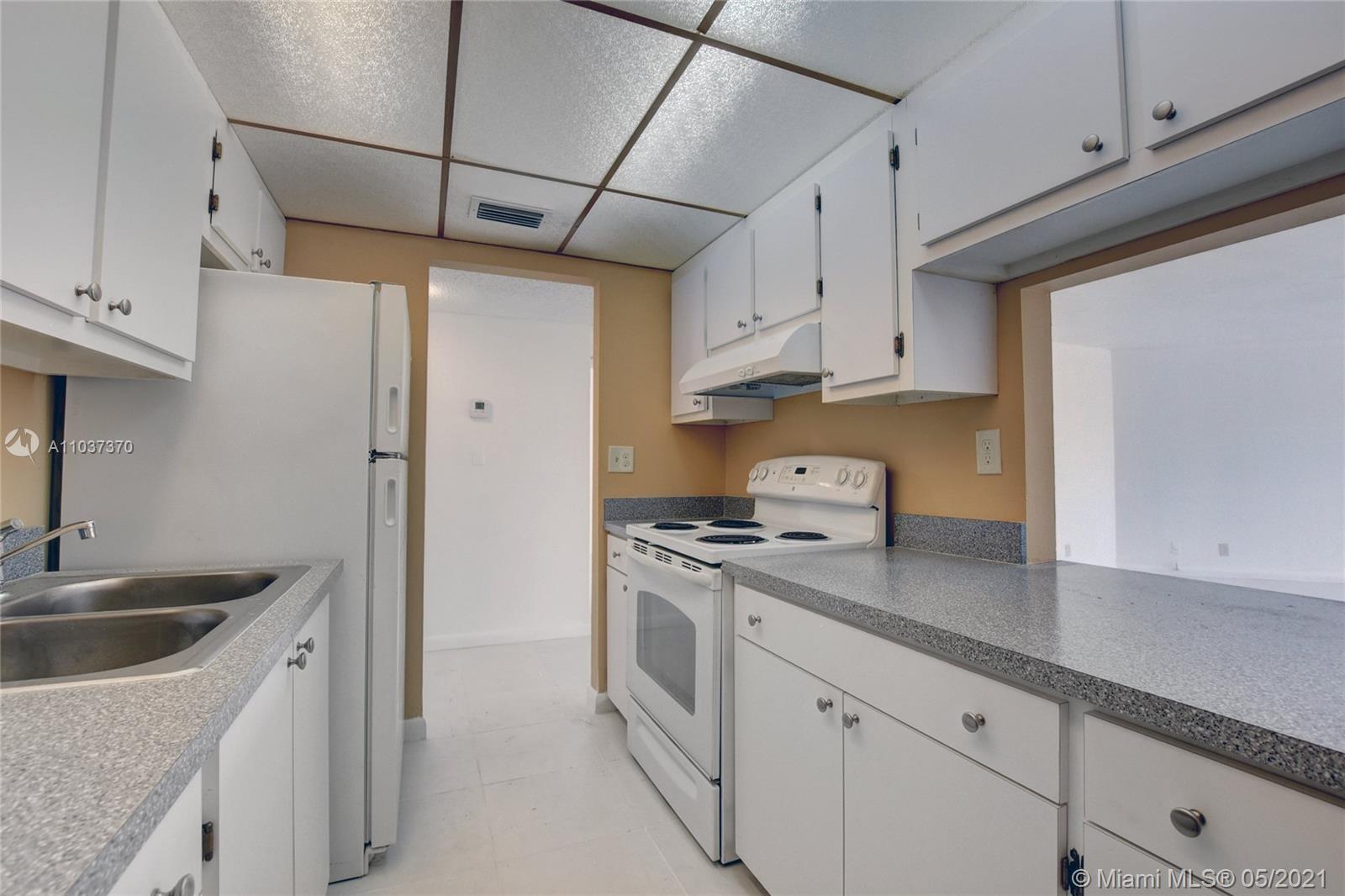 See details / 1030 sq. ft. $ 2021-05-04 0 Photo