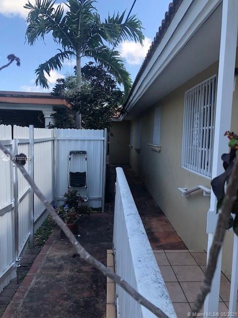 See details / 5443 sq. ft. $ 2021-05-20 0 Photo