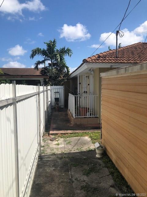See details / 5443 sq. ft. $ 2021-05-20 0 Photo