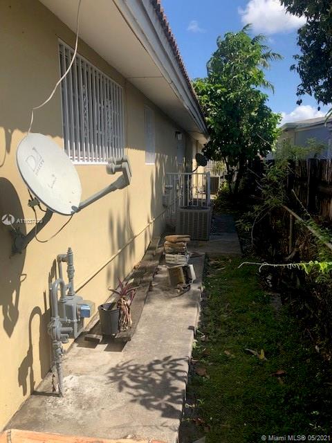 See details / 5443 sq. ft. $ 2021-05-20 0 Photo