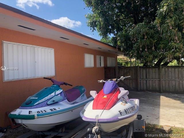 See details / 5443 sq. ft. $ 2021-05-20 0 Photo