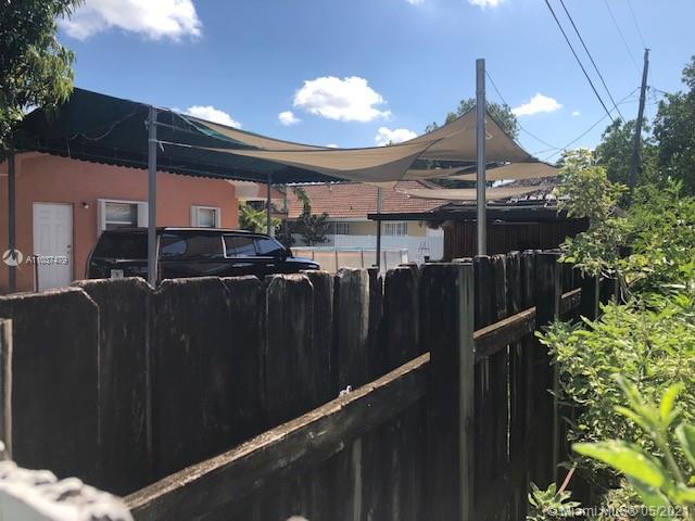See details / 5443 sq. ft. $ 2021-05-20 0 Photo
