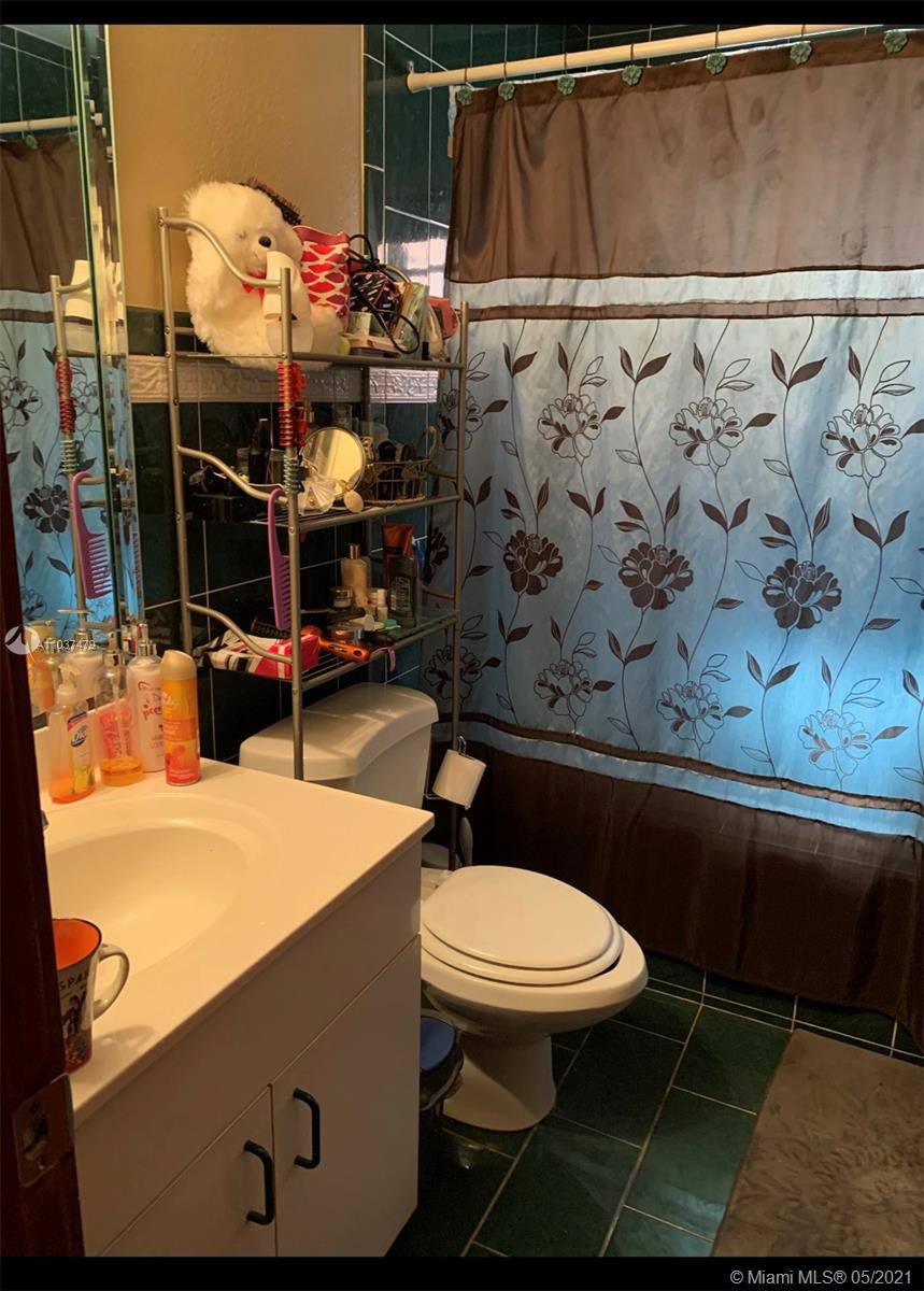 See details / 5443 sq. ft. $ 2021-05-20 0 Photo