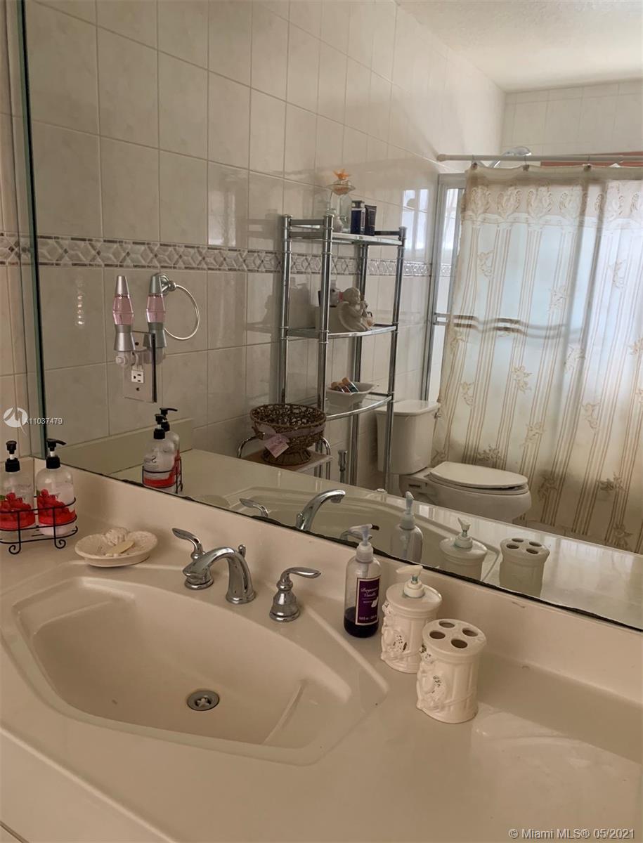 See details / 5443 sq. ft. $ 2021-05-20 0 Photo