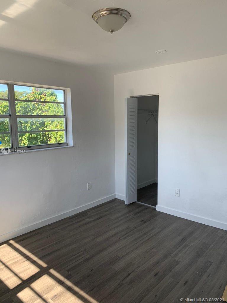 See details / 3200 sq. ft. $ 2021-05-05 0 Photo