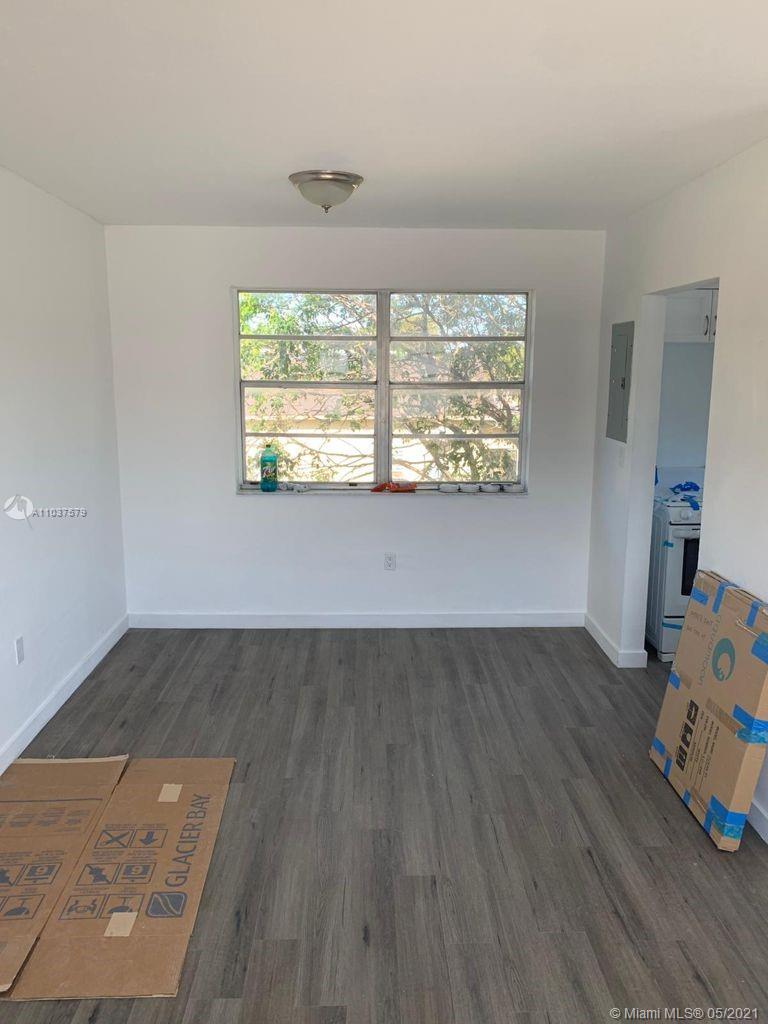 See details / 3200 sq. ft. $ 2021-05-05 0 Photo