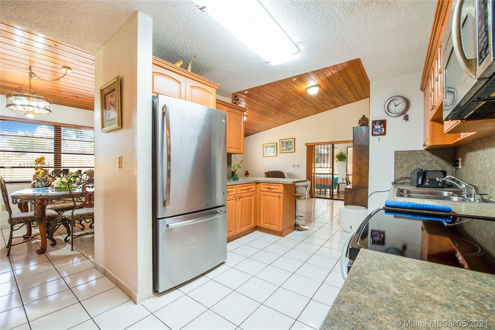 See details / 3120 sq. ft. $ 2021-05-05 0 Photo