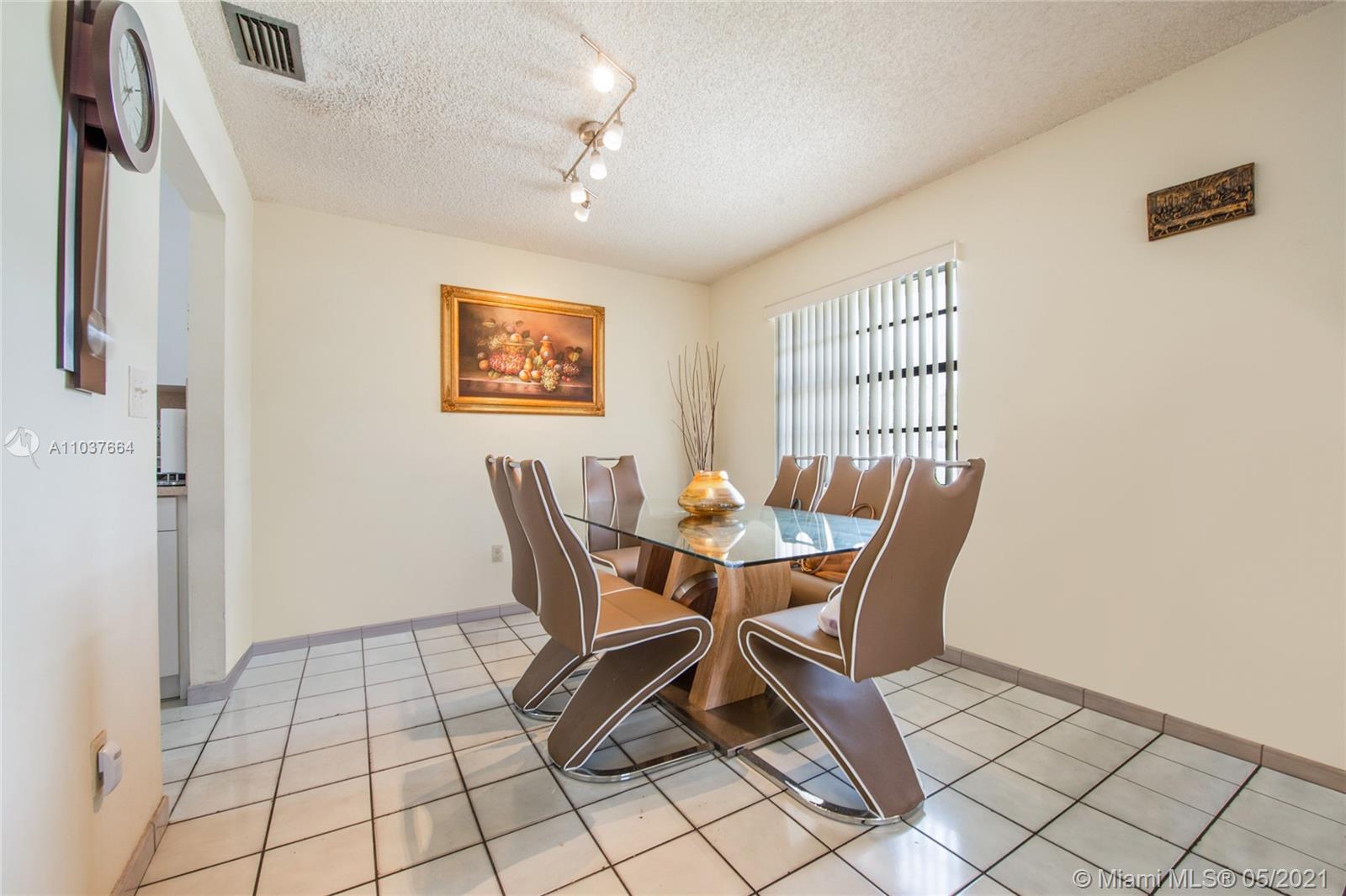 See details / 3120 sq. ft. $ 2021-05-05 0 Photo