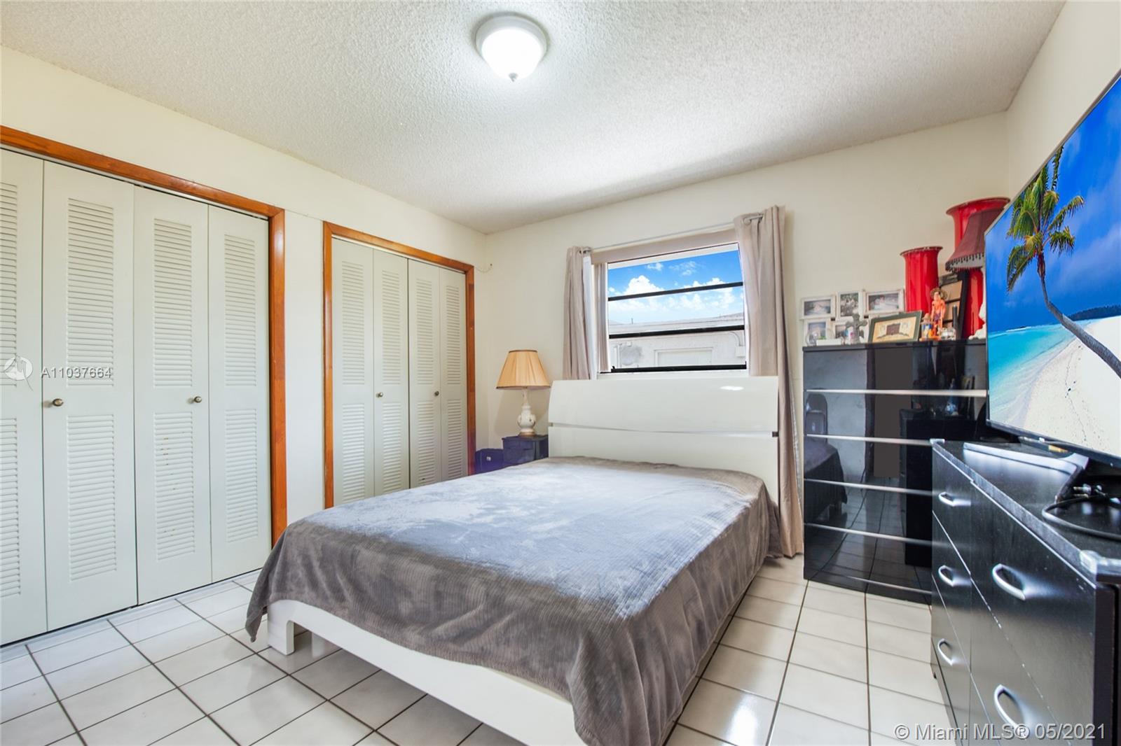 See details / 3120 sq. ft. $ 2021-05-05 0 Photo