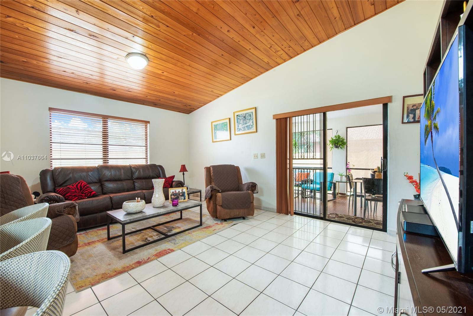 See details / 3120 sq. ft. $ 2021-05-05 0 Photo