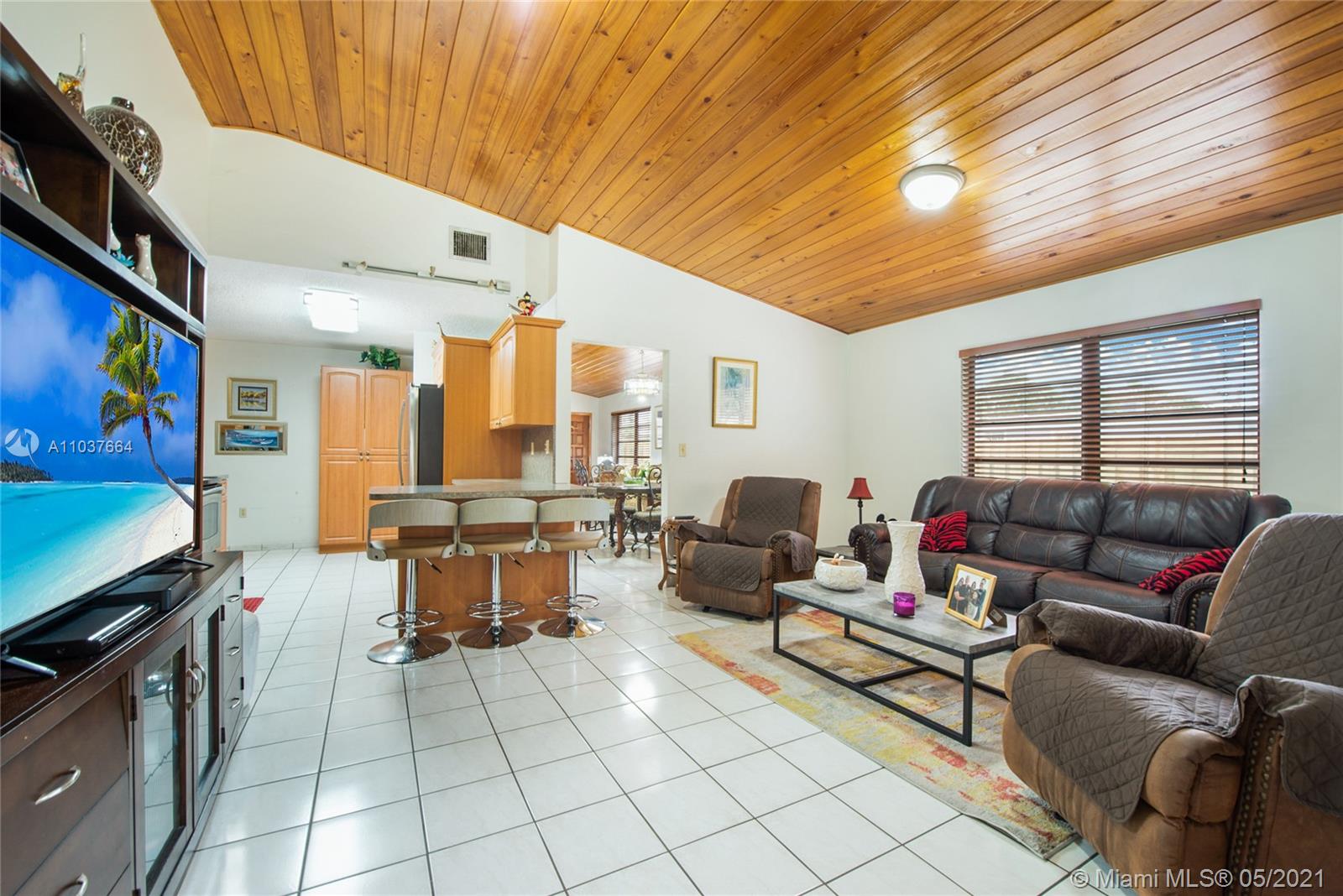 See details / 3120 sq. ft. $ 2021-05-05 0 Photo