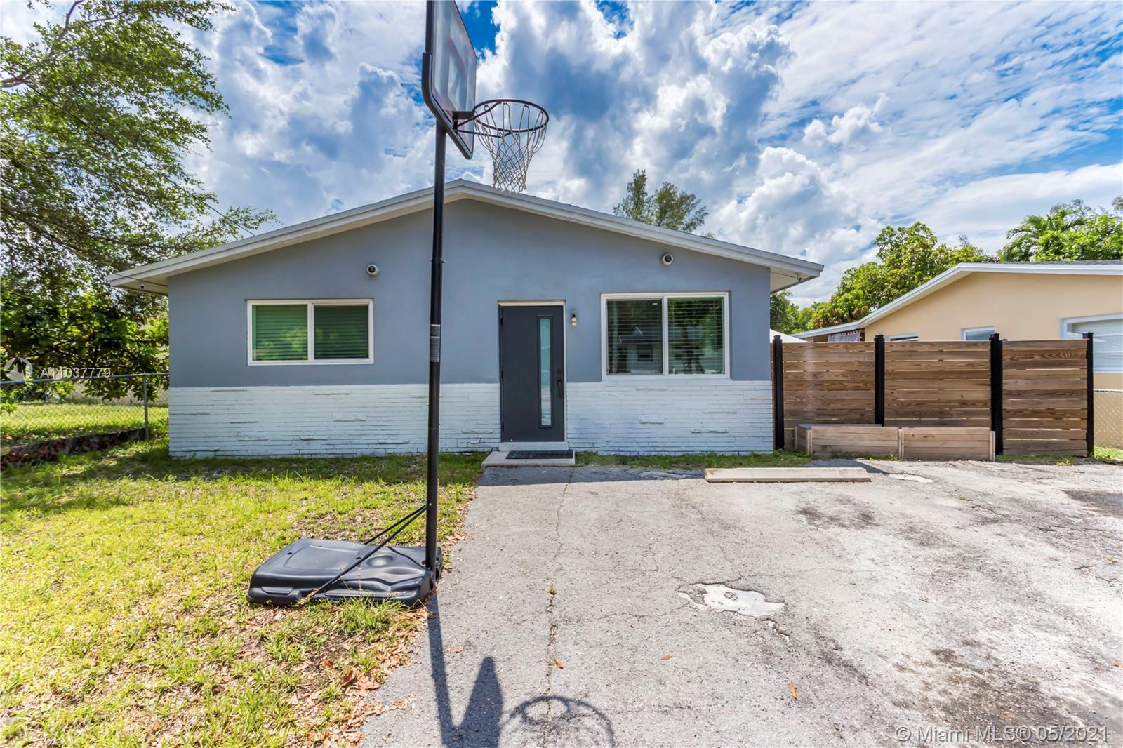 See details / 1769 sq. ft. $ 2021-05-05 0 Photo