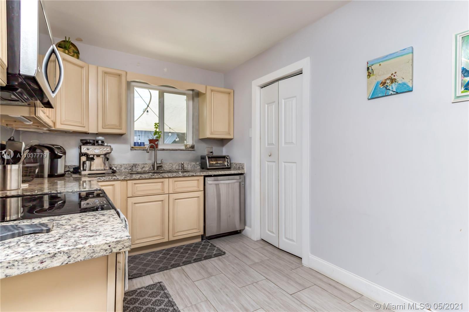 See details / 1769 sq. ft. $ 2021-05-05 0 Photo