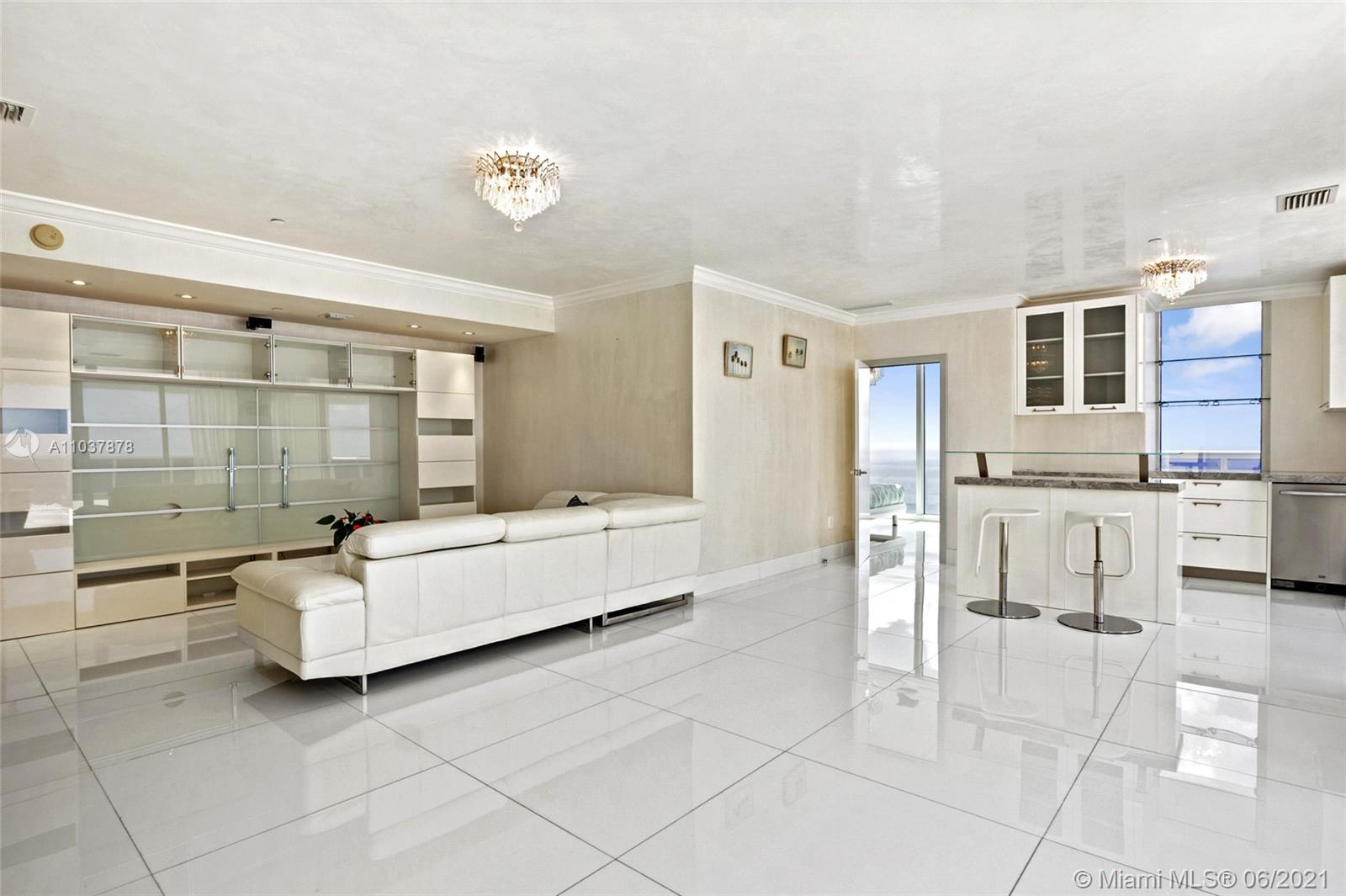 See details 5102 4 / 5 3348 sq. ft. $ 2021-05-05 0 Photo