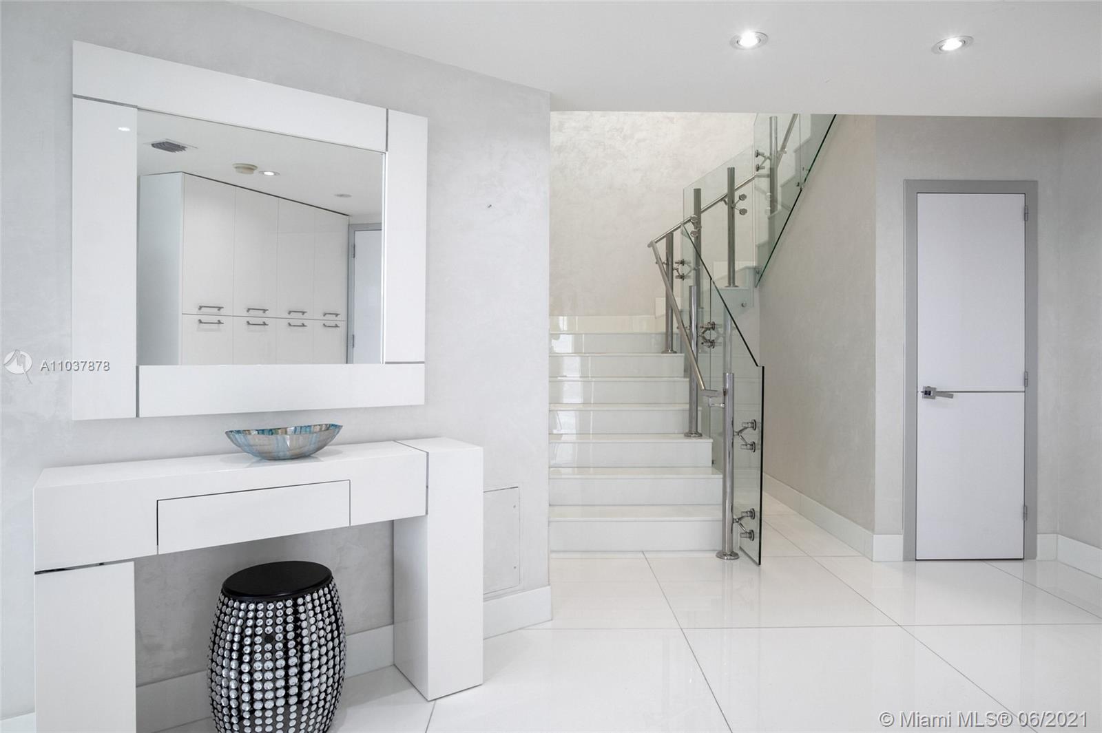 See details 5102 4 / 5 3348 sq. ft. $ 2021-05-05 0 Photo