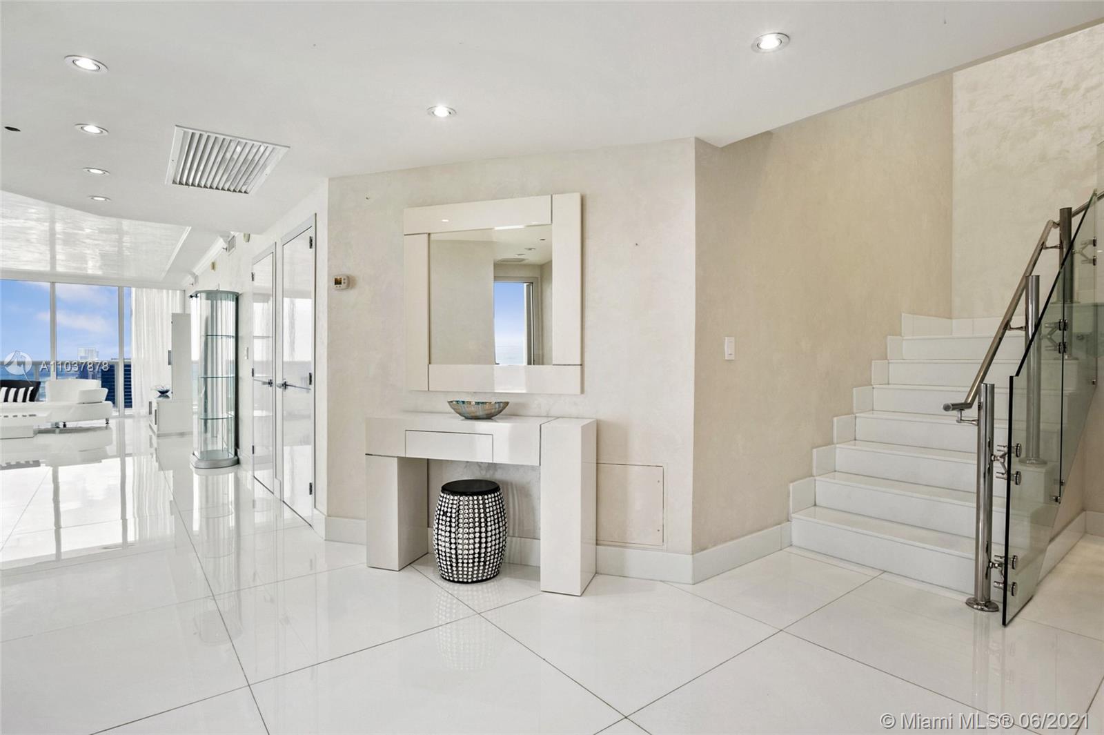 See details 5102 4 / 5 3348 sq. ft. $ 2021-05-05 0 Photo