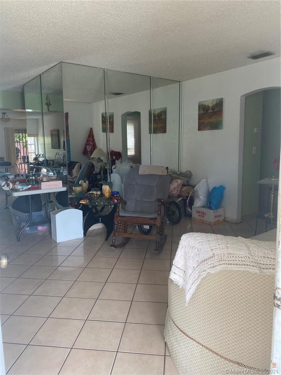 See details / 2105 sq. ft. $ 2021-05-07 0 Photo