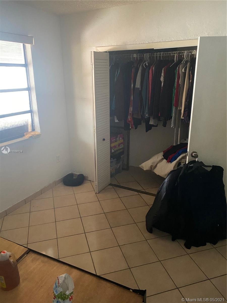 See details / 2105 sq. ft. $ 2021-05-07 0 Photo