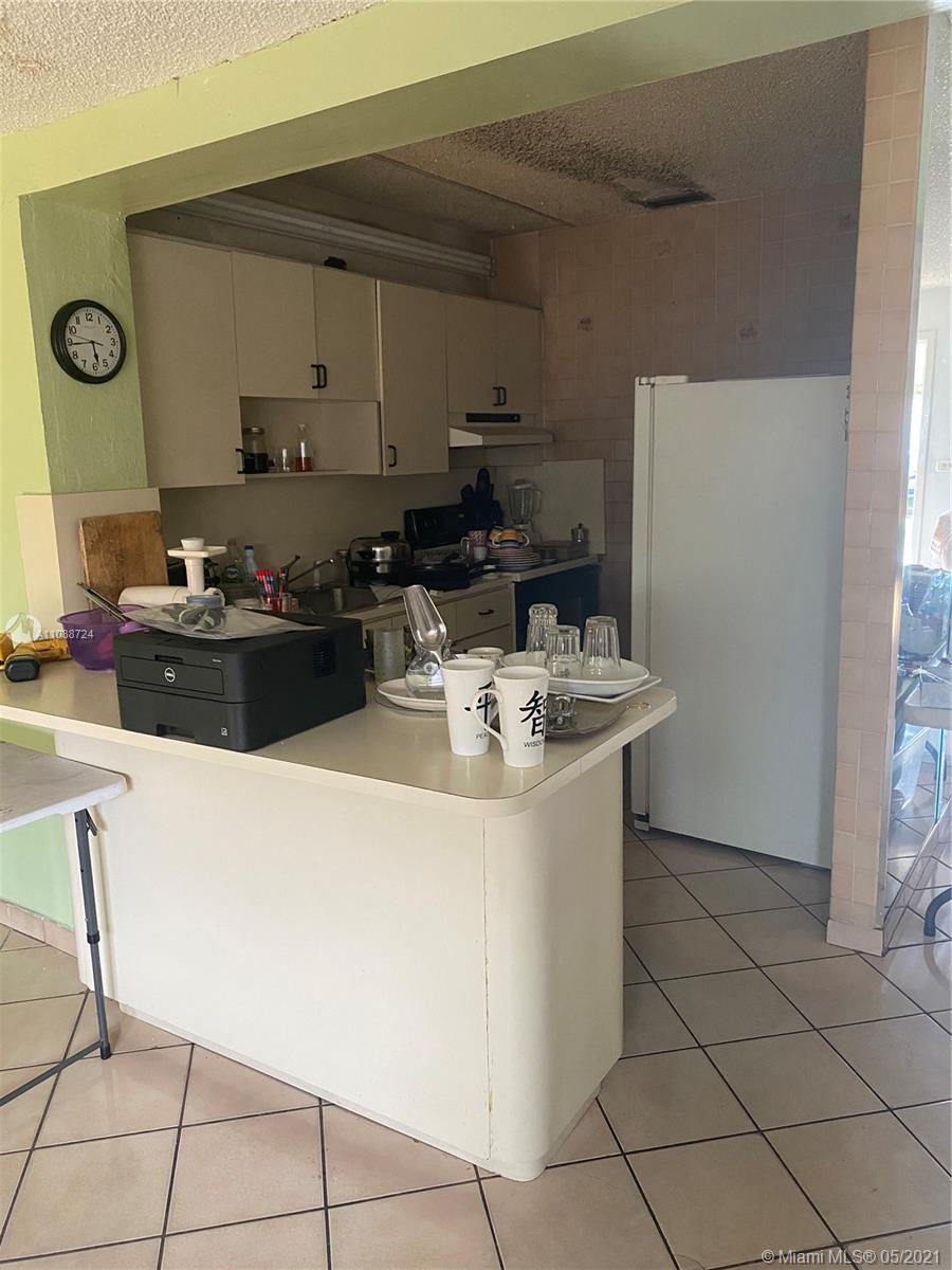 See details / 2105 sq. ft. $ 2021-05-07 0 Photo