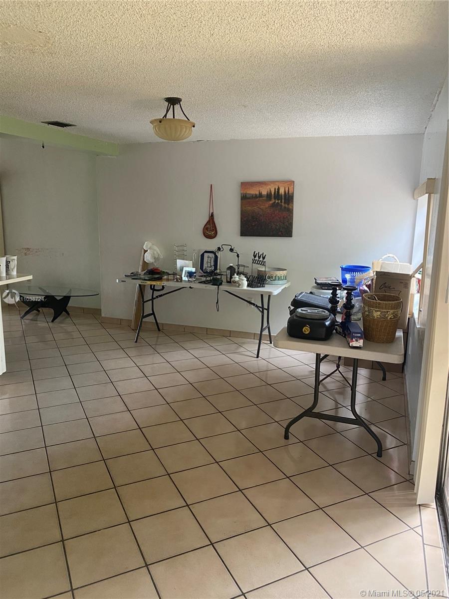 See details / 2105 sq. ft. $ 2021-05-07 0 Photo