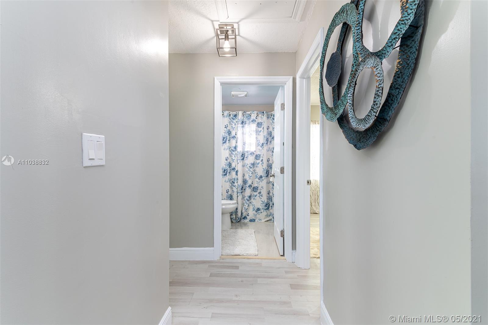 See details / 1160 sq. ft. $ 2021-05-17 0 Photo
