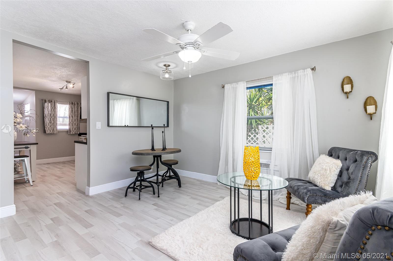 See details / 1160 sq. ft. $ 2021-05-17 0 Photo