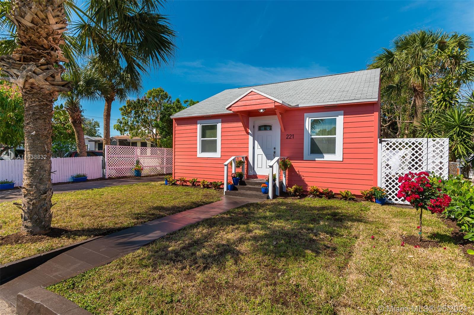 See details / 1160 sq. ft. $ 2021-05-17 0 Photo