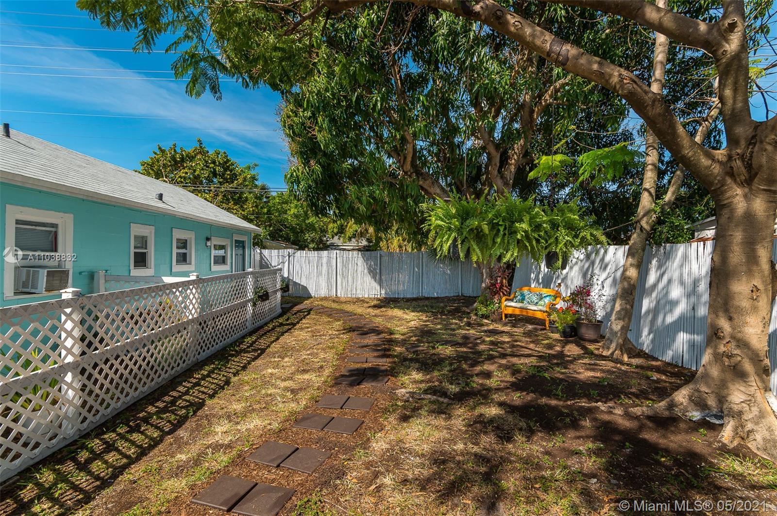 See details / 1160 sq. ft. $ 2021-05-17 0 Photo