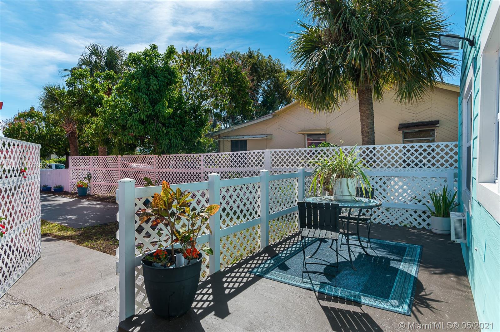 See details / 1160 sq. ft. $ 2021-05-17 0 Photo