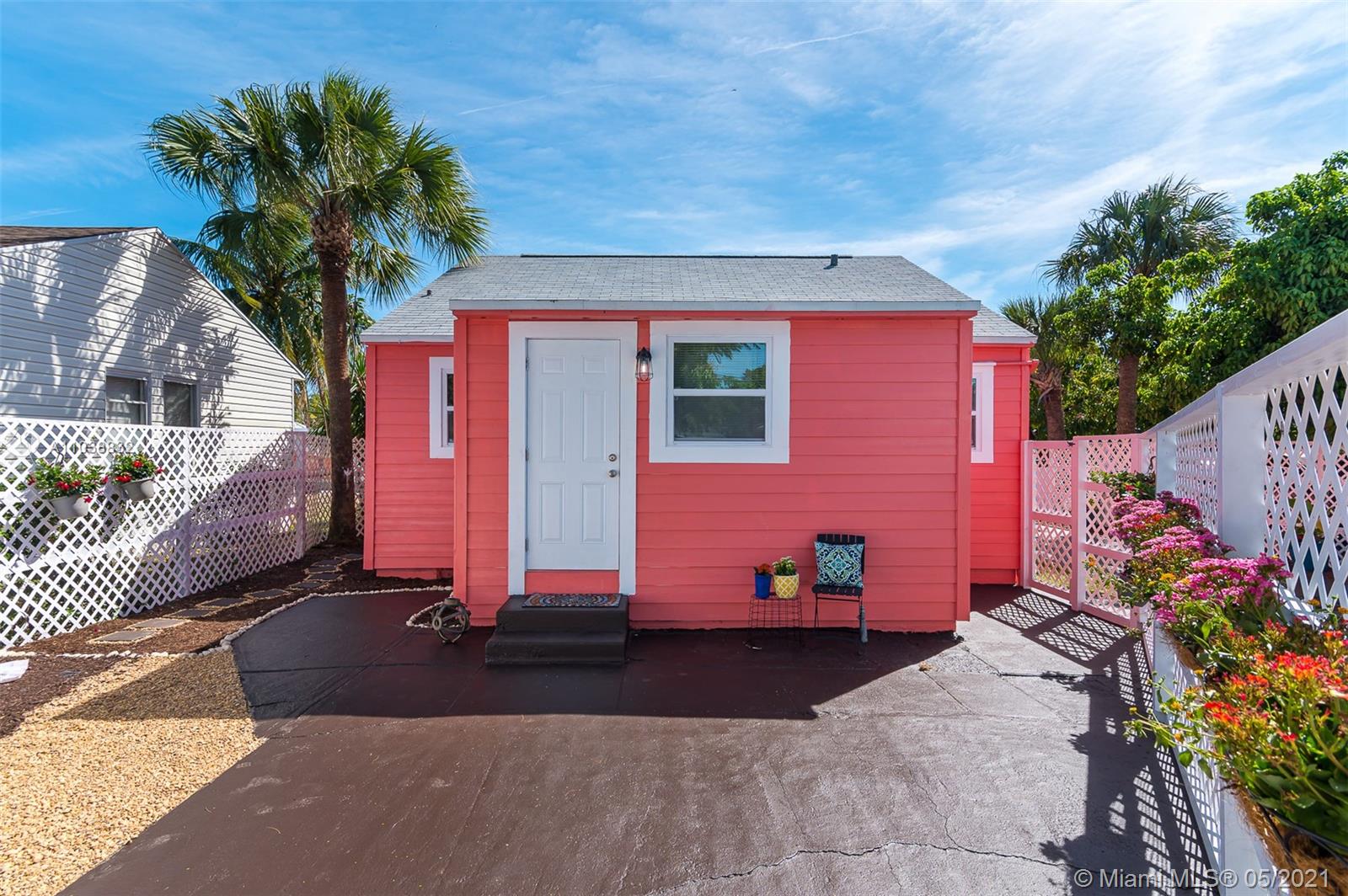 See details / 1160 sq. ft. $ 2021-05-17 0 Photo