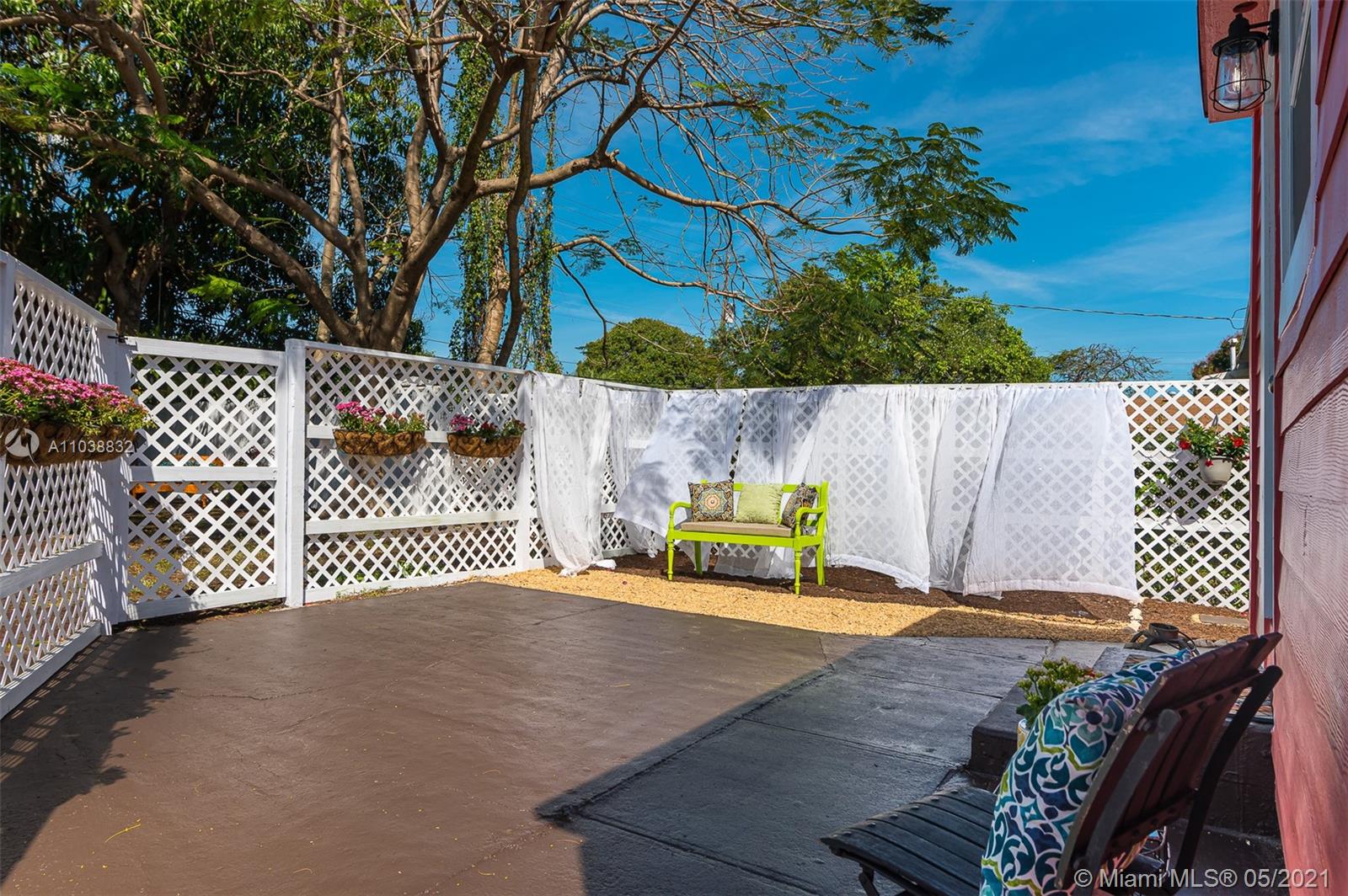 See details / 1160 sq. ft. $ 2021-05-17 0 Photo