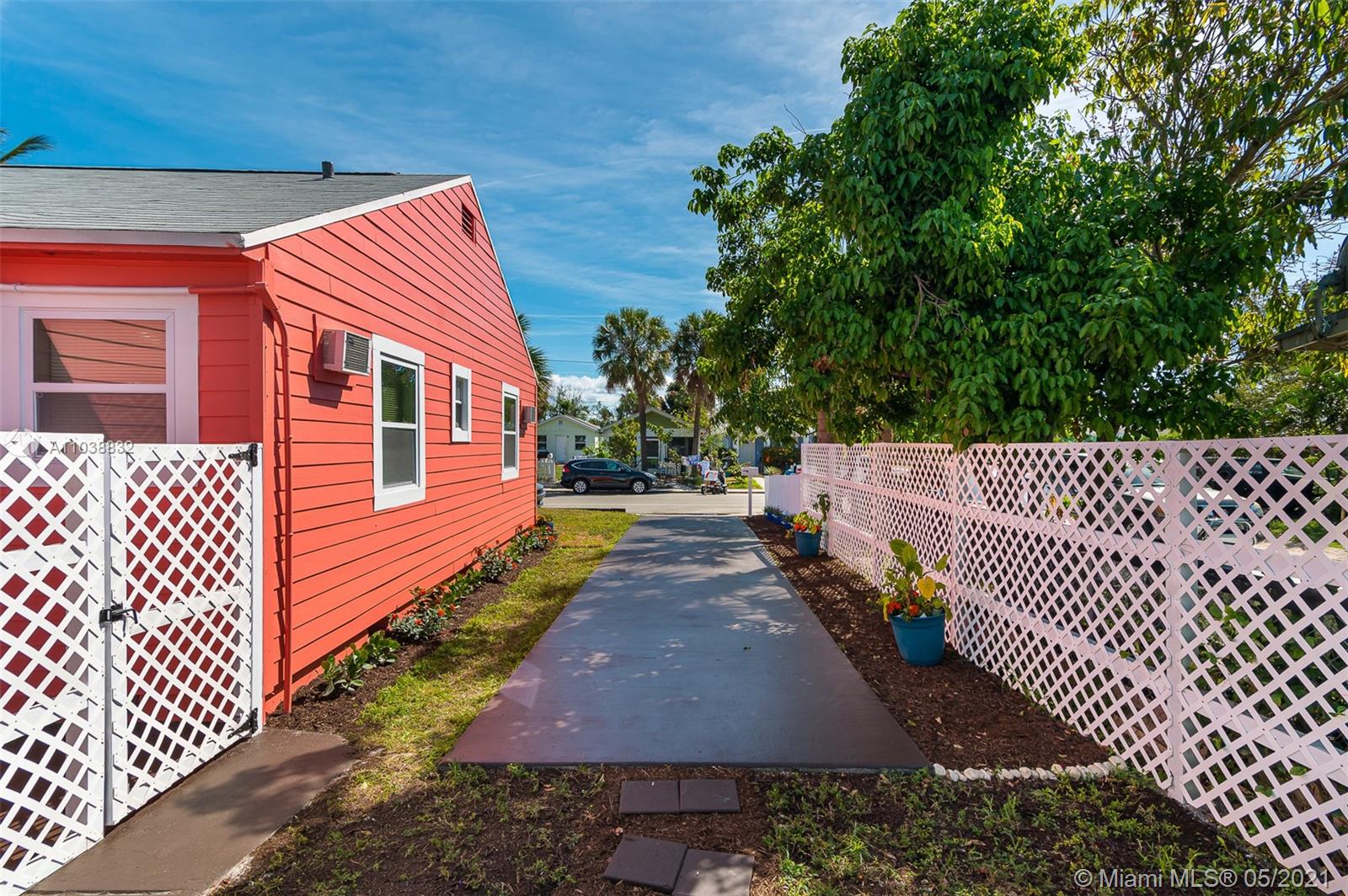 See details / 1160 sq. ft. $ 2021-05-17 0 Photo