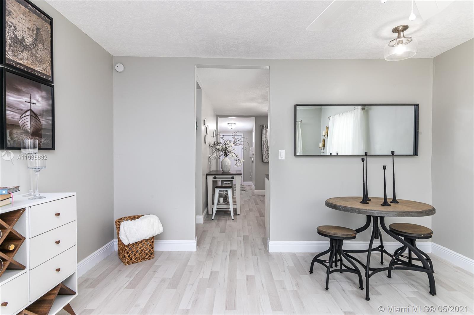 See details / 1160 sq. ft. $ 2021-05-17 0 Photo