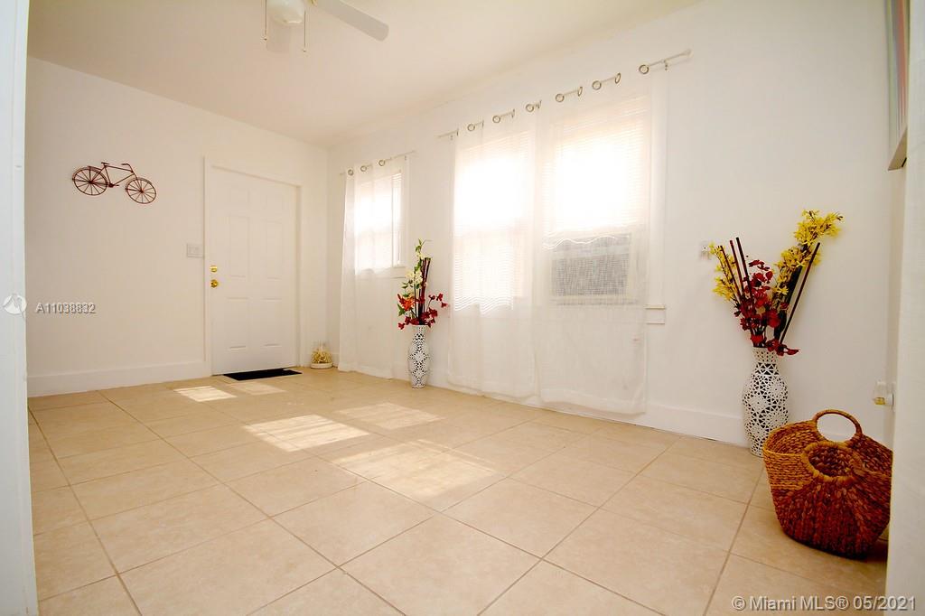 See details / 1160 sq. ft. $ 2021-05-17 0 Photo