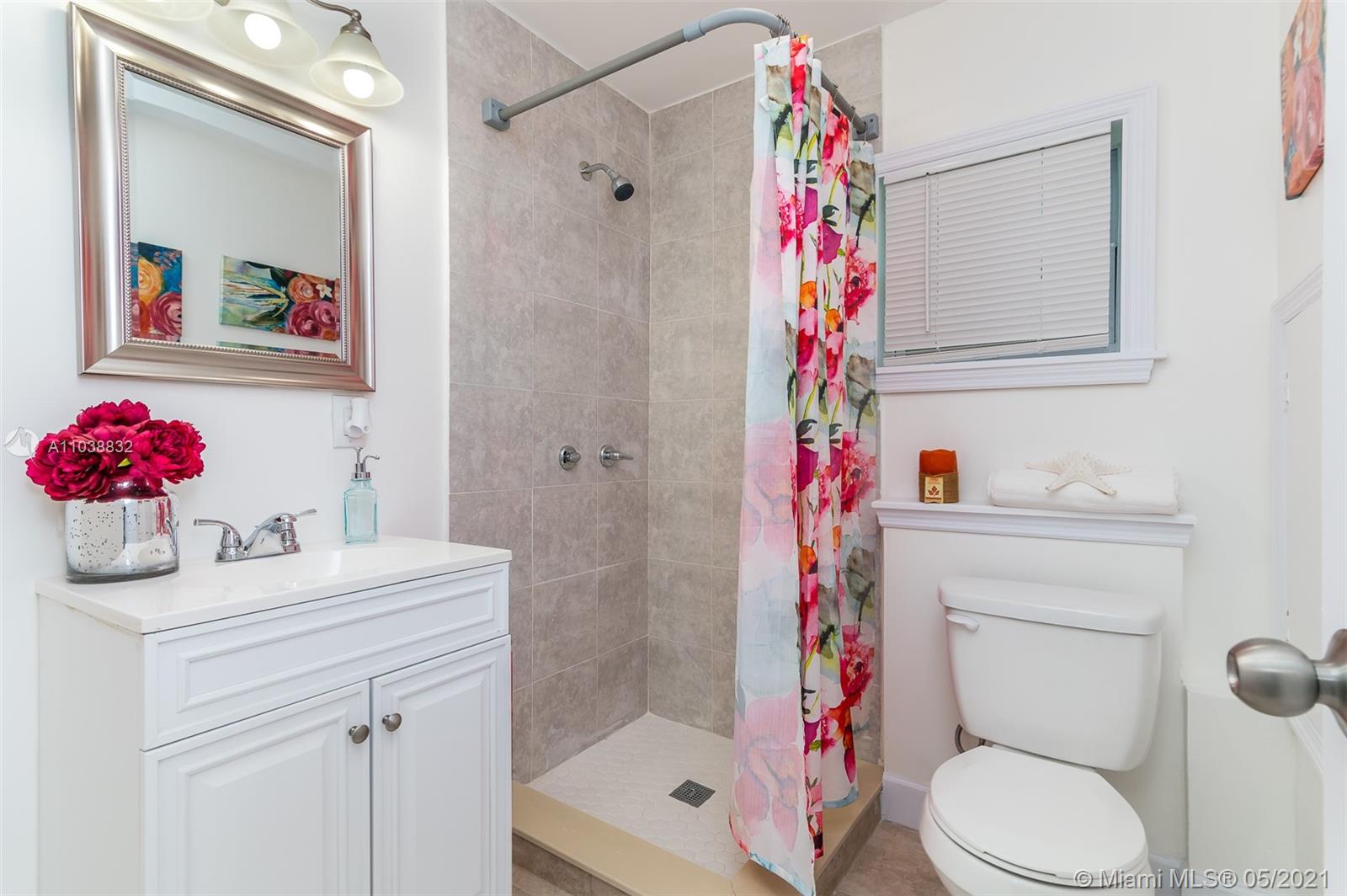 See details / 1160 sq. ft. $ 2021-05-17 0 Photo