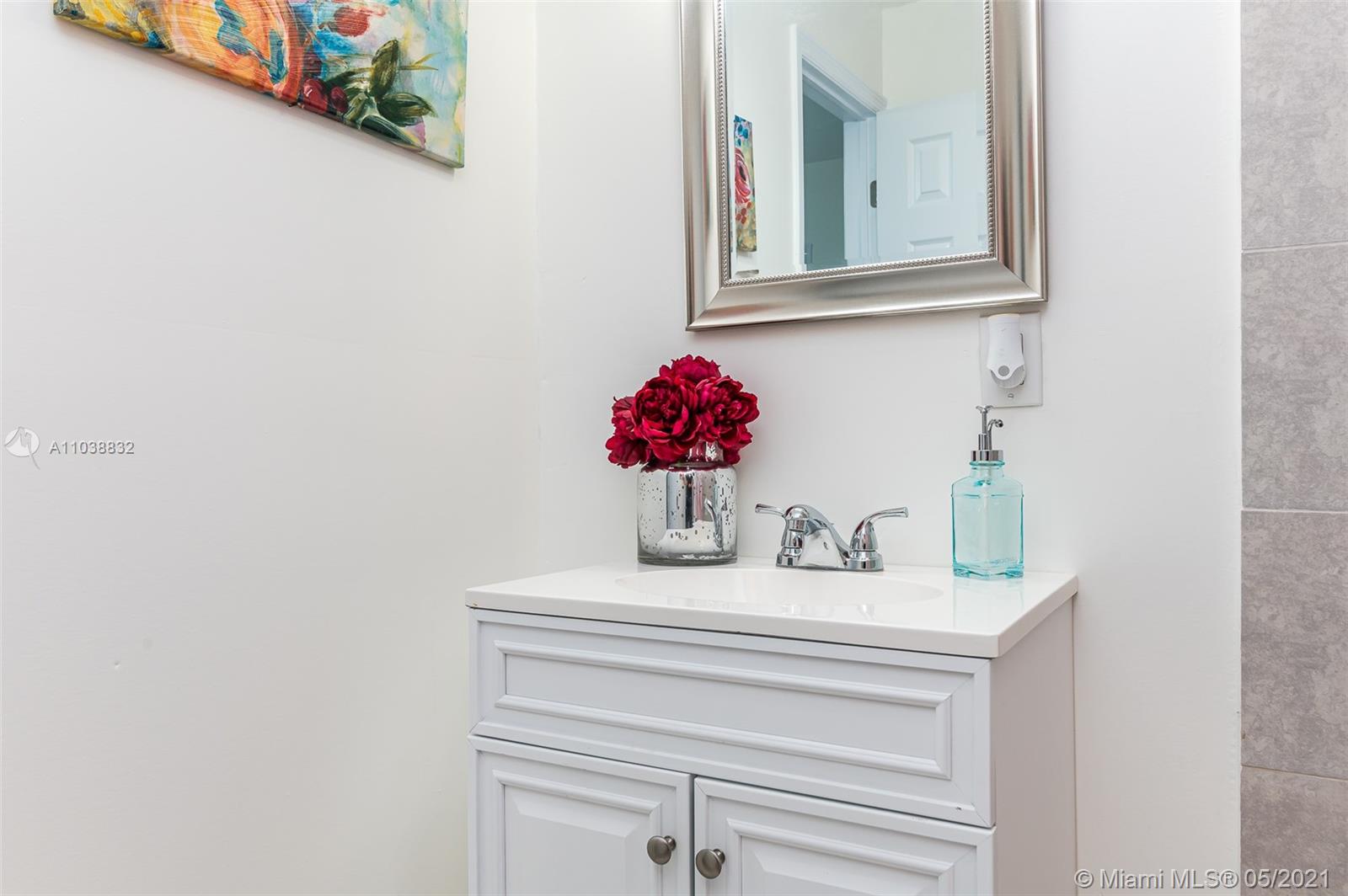 See details / 1160 sq. ft. $ 2021-05-17 0 Photo