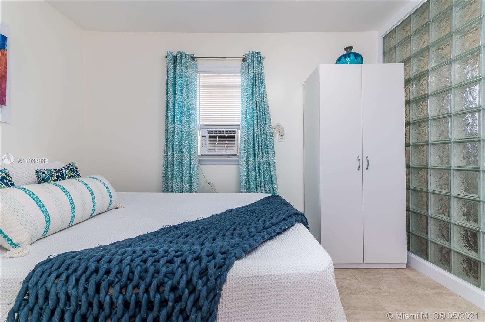 See details / 1160 sq. ft. $ 2021-05-17 0 Photo