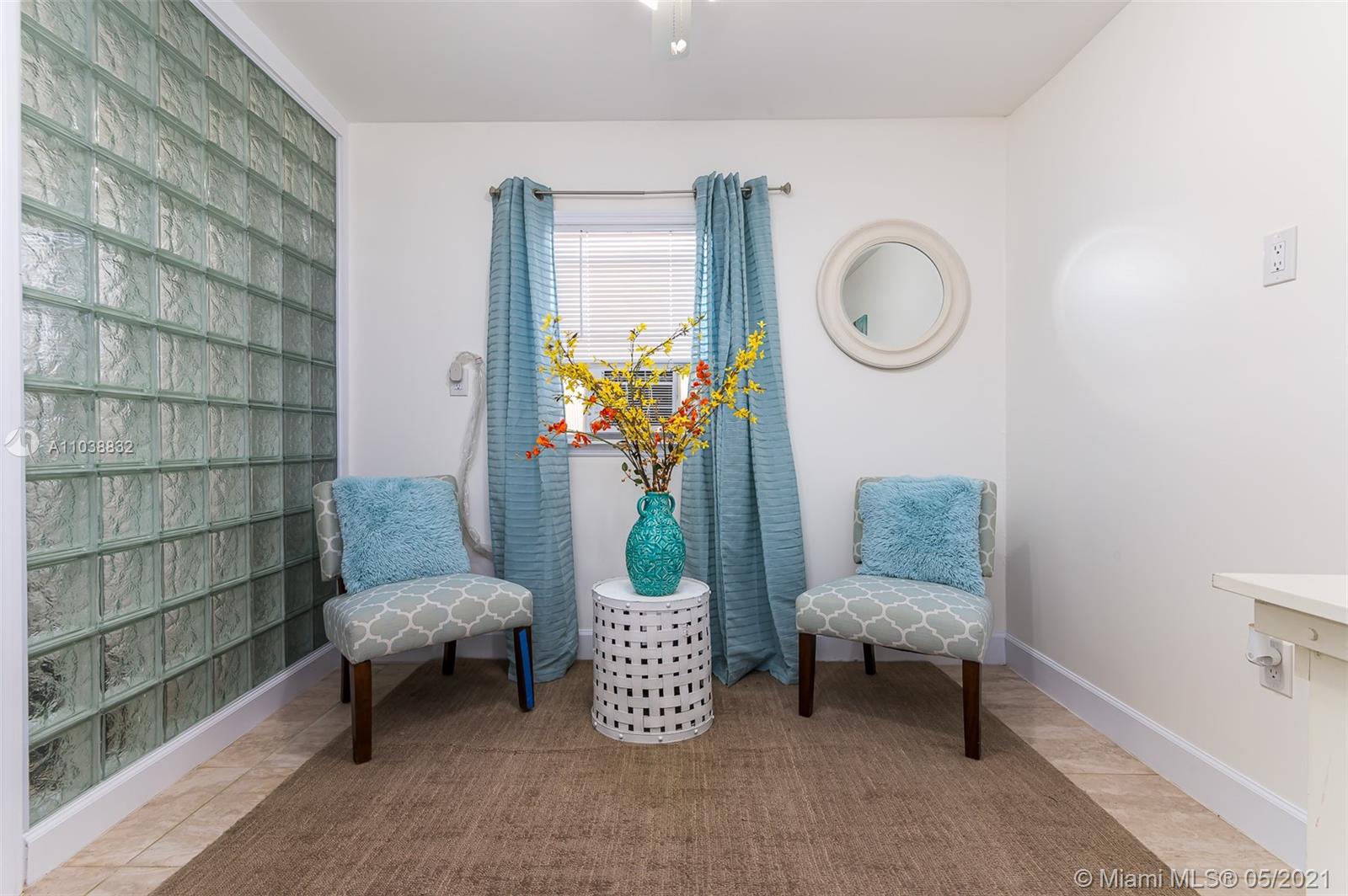 See details / 1160 sq. ft. $ 2021-05-17 0 Photo